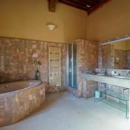 Casa de Férias Château De La Roquette